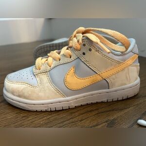 Nike Dunk Low GS Pale Ivory Melon Tint
Size 12c